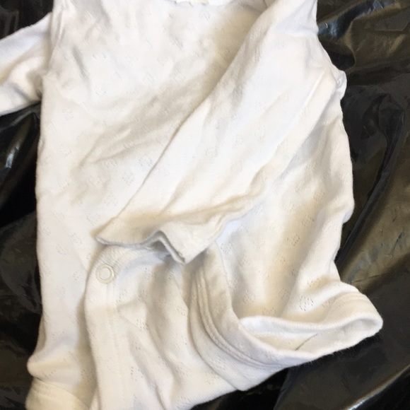 Carters infant one piece 6 months - Picture 3 of 4